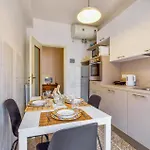 Apartamento 1 Bedroom Stunning In *