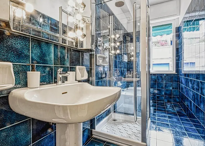 1 Bedroom Stunning In *