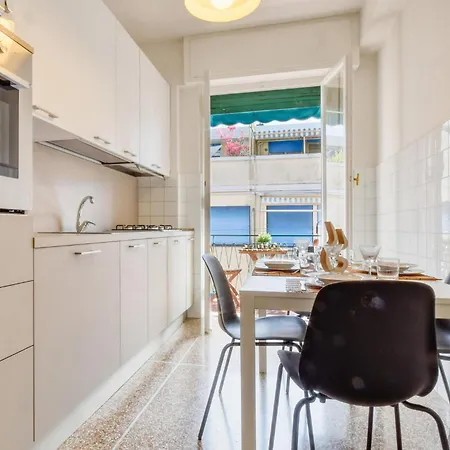 1 Bedroom Gorgeous Apartment In Recco